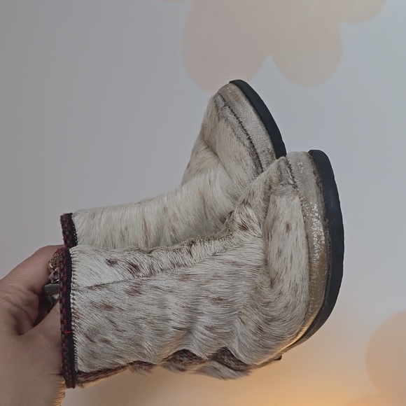 Vintage Toddler FUR Boots - Picture 3 of 12